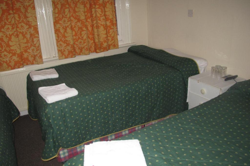 Chiswick Court Hotel - B&B Λονδίνο Δωμάτιο φωτογραφία